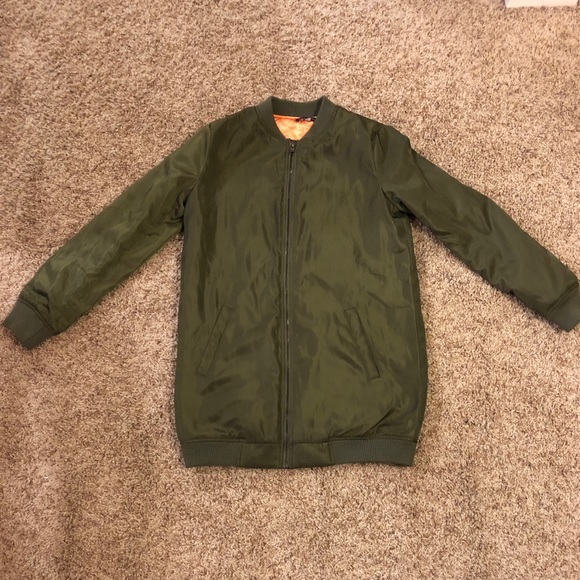 Kendall & Kylie Green Bomber - Picture 2 of 3